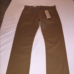 Levi’s 513 slim straight